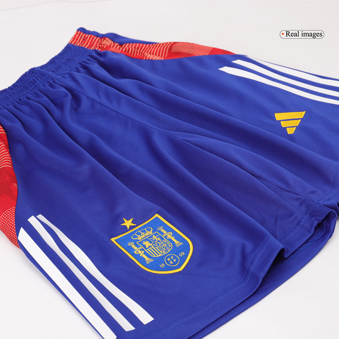 Spodenki piłkarskie reprezentacji Hiszpanii przed meczem Euro 2024