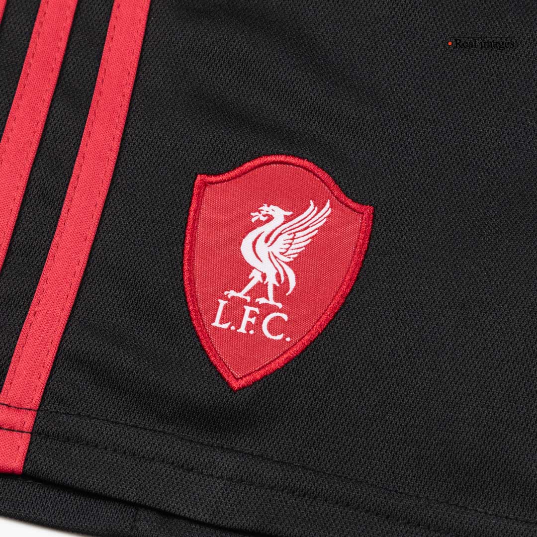 Dziecięcy zestaw koszulek wyjazdowych Liverpoolu (koszulka + spodenki + skarpetki) 25/26 biały