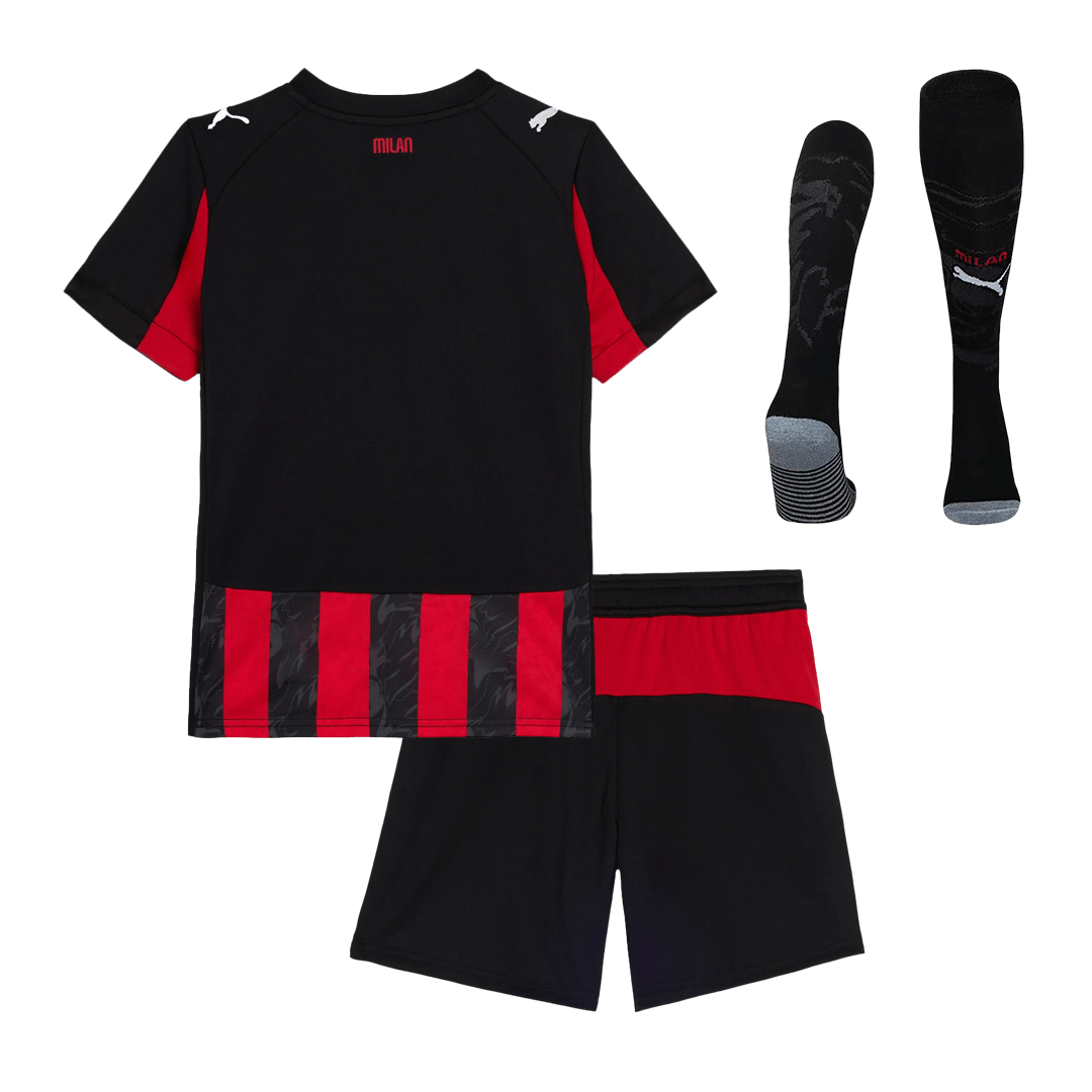 Dziecięcy zestaw piłkarski AC Milan Home (koszulka + spodenki + skarpetki) 2025/26, czerwono-czarny